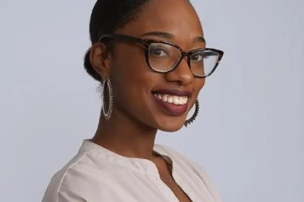 Leslie Harris headshot