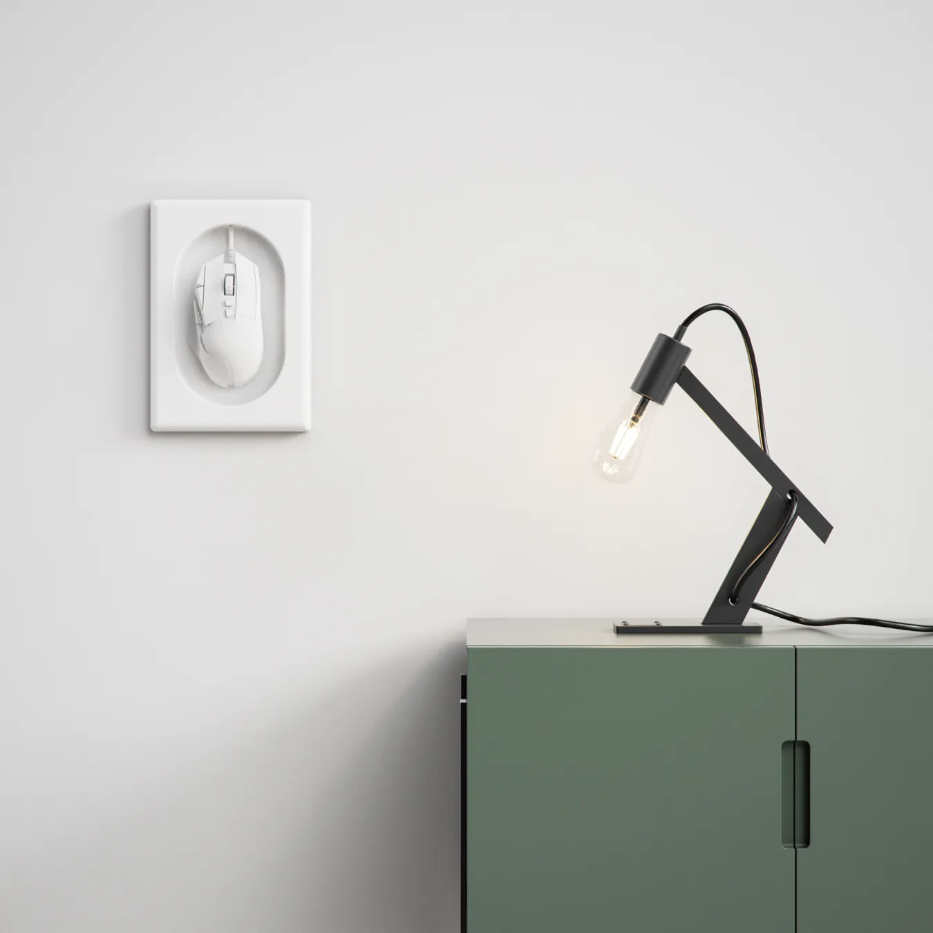 Discarded computer mouse becomes a light switch Discarded computer mouse becomes a light switch