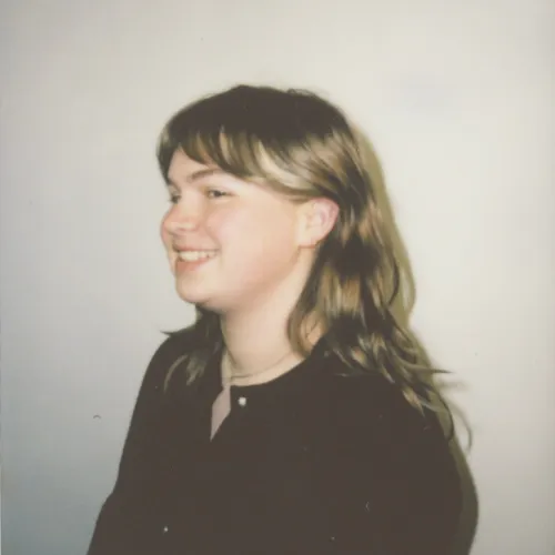 Gabi Williams headshot