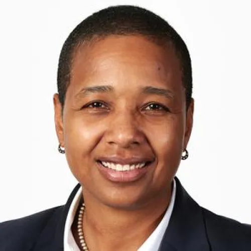 Rhonda Mundhenk headshot