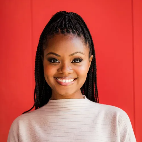 Headshot of Raven Veal