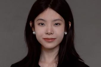 Jingwen Alix Zhang headshot