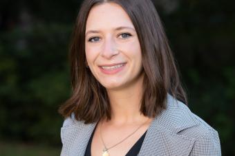 Leslie Scherger Headshot